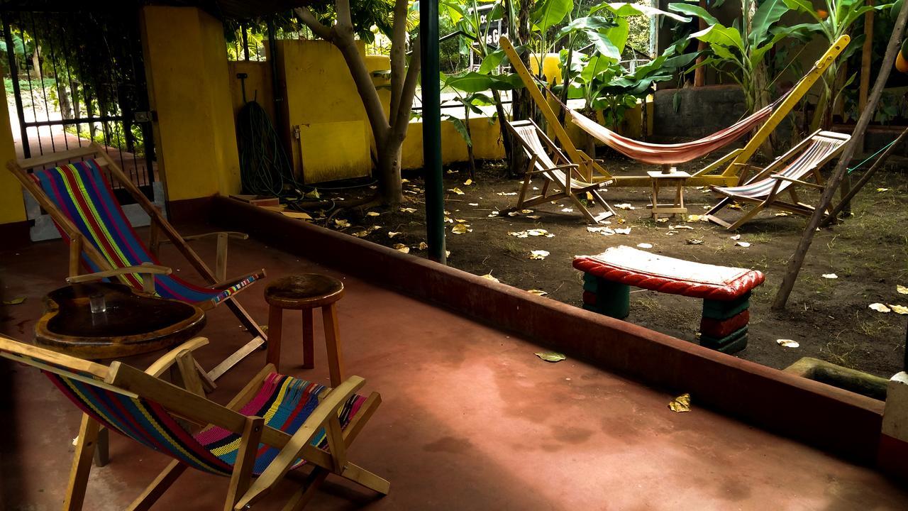 مويوجالبا Hostel Life Is Good المظهر الخارجي الصورة