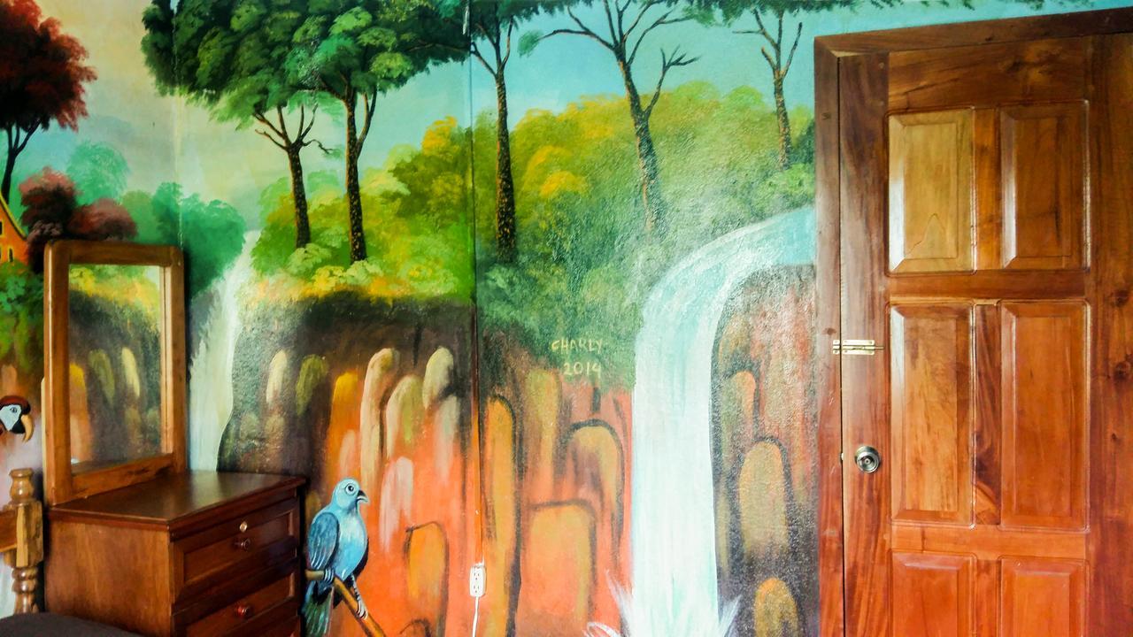 مويوجالبا Hostel Life Is Good المظهر الخارجي الصورة